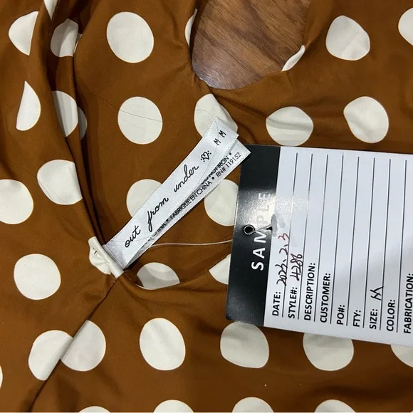 Out From Under Ava One-Piece Swimsuit sz M - Picture 3 of 3